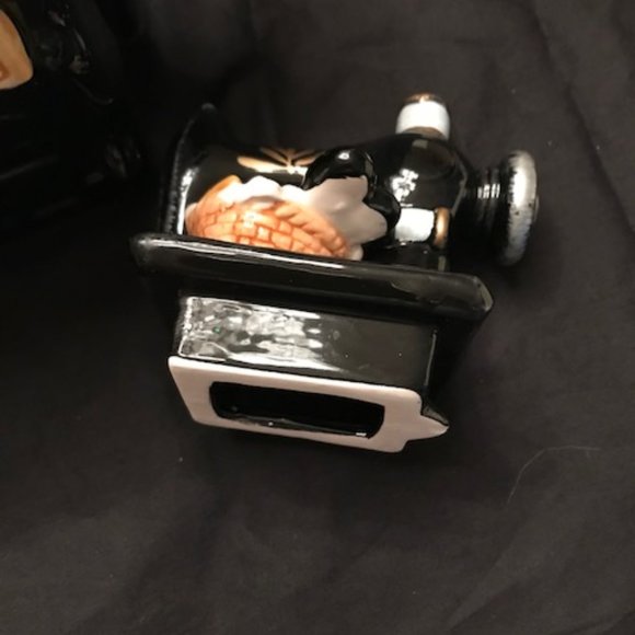 LARGE WORLD BAZAAR SEWING MACHINE TEAPOT - Picture 8 of 9